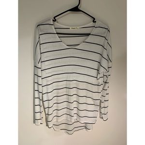 New black and white long sleep stripe shirt